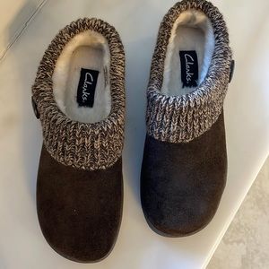 Clarks Brown Suede Knit Slippers.  Size 7.  Like new.